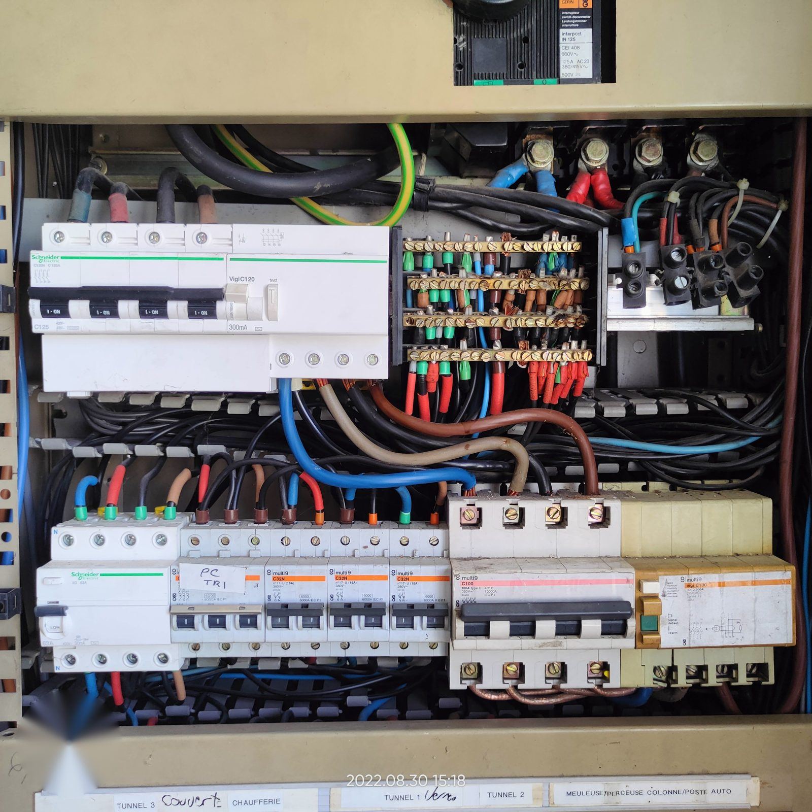 Diagnostic sur tableau triphasé d'un local pro