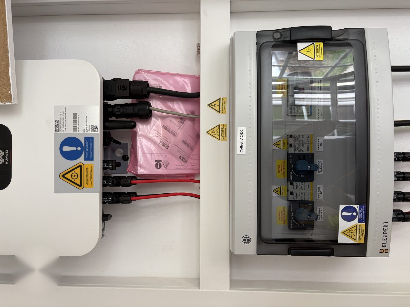 Onduleur et coffret de protection AC/DC d'une installation photovoltaïque